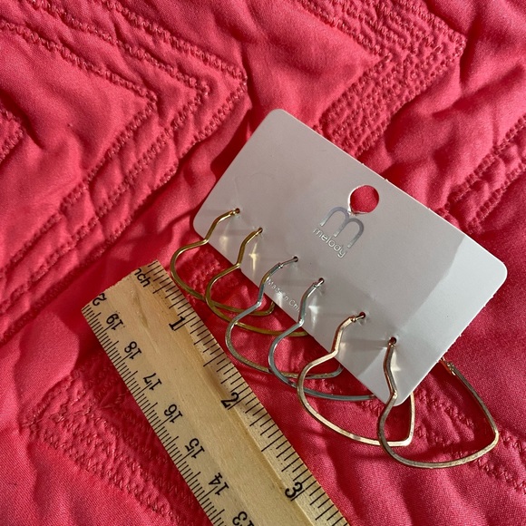 NWT MELODY 3 pack of heart earrings - Picture 8 of 8